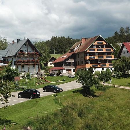 Cafe-Pension Feldbergblick ทิทิเซ-นอยชตัดท์ ภายนอก รูปภาพ
