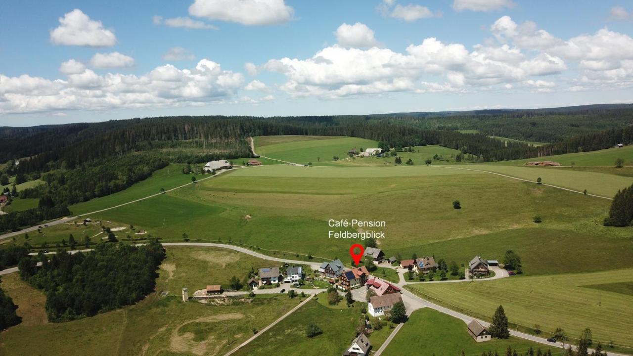 Cafe-Pension Feldbergblick ทิทิเซ-นอยชตัดท์ ภายนอก รูปภาพ