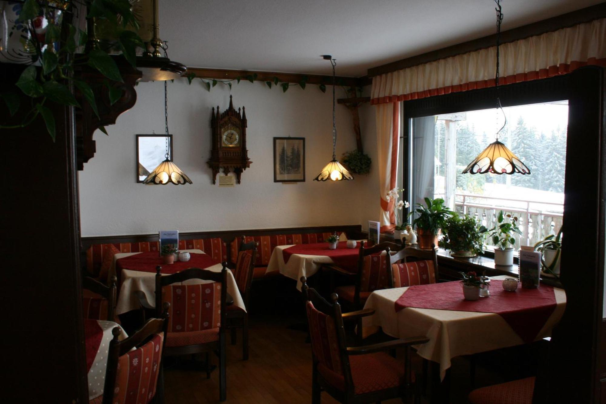Cafe-Pension Feldbergblick ทิทิเซ-นอยชตัดท์ ภายนอก รูปภาพ