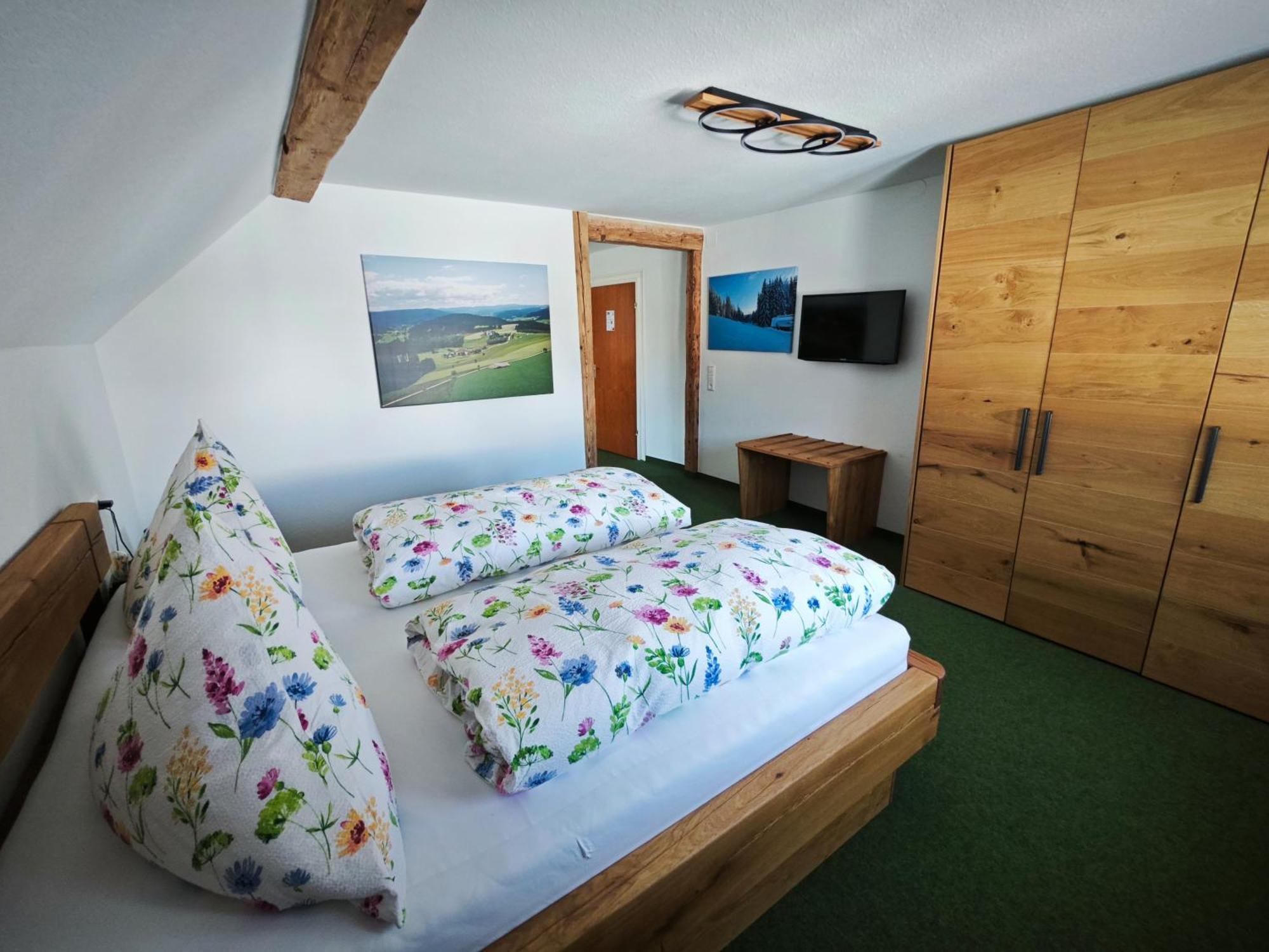 Cafe-Pension Feldbergblick ทิทิเซ-นอยชตัดท์ ภายนอก รูปภาพ