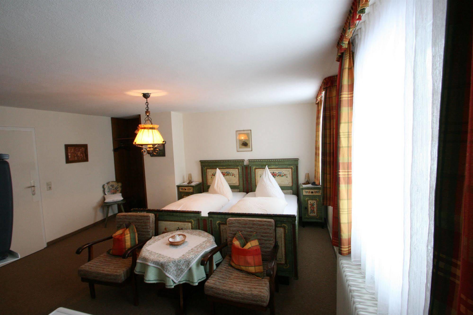 Cafe-Pension Feldbergblick ทิทิเซ-นอยชตัดท์ ภายนอก รูปภาพ